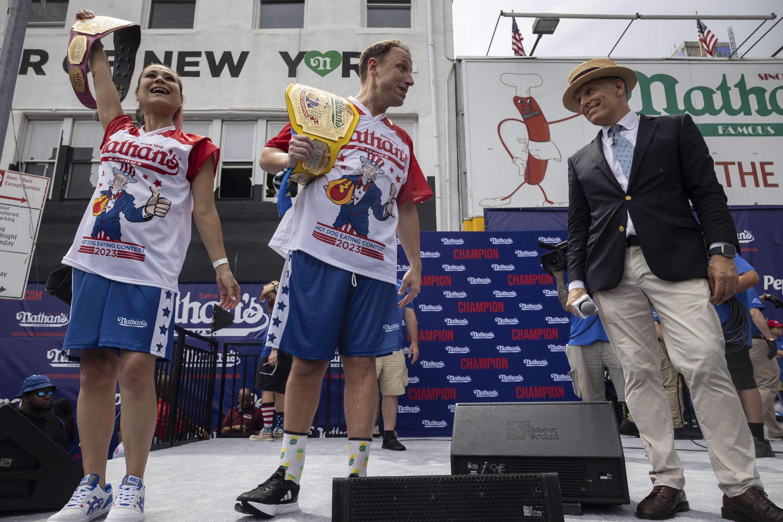 Joey Chestnut shakes off rain delay and defends title at Nathan's