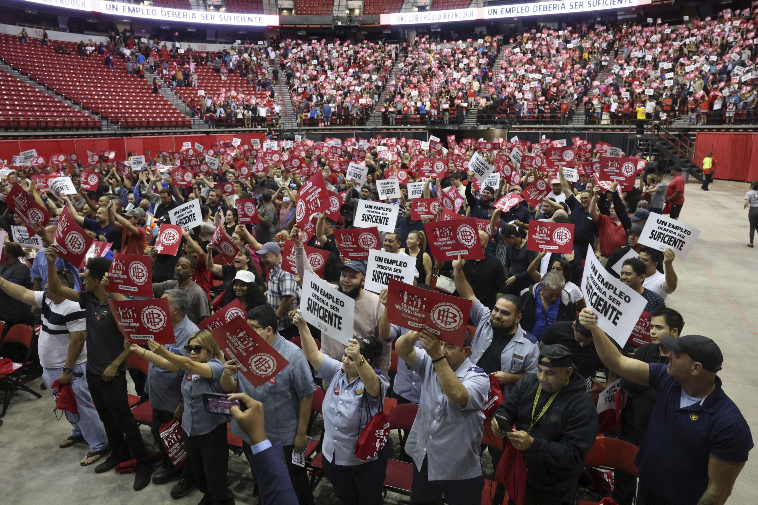 Las Vegas hospitality workers could go on strike as union holds